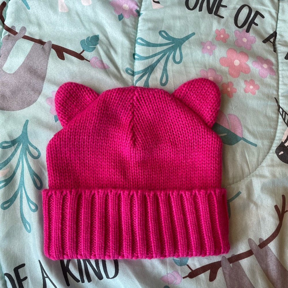 Cute hat! - Picture 3 of 3